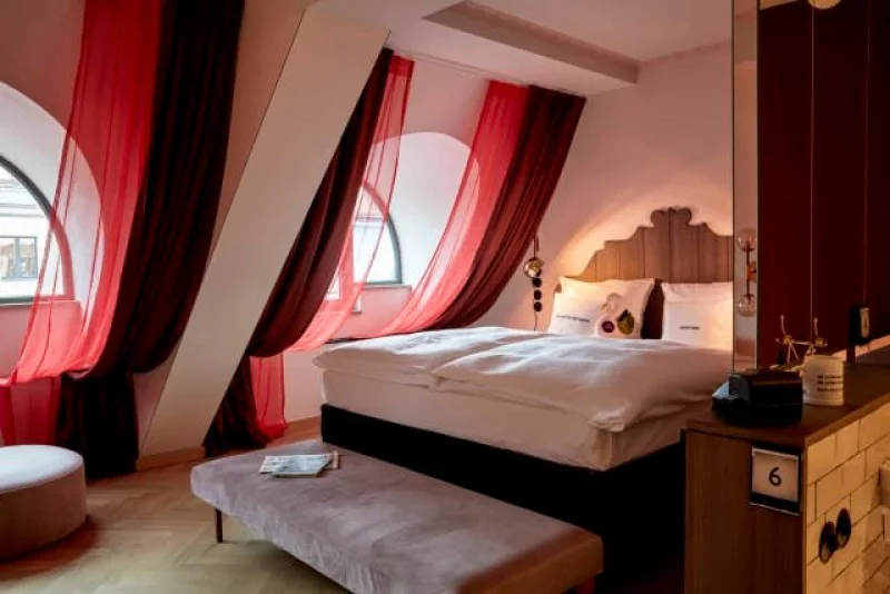 München entdecken und stilvoll übernachten: Das 25hours Hotel The Royal Bavarian
